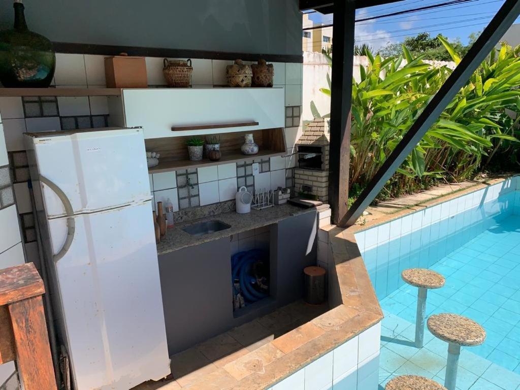 Casa De Temporada 4 Quartos Sendo 2 Suites Em Vilas Do Atlantico - 200 M Da Praia E 6 Km Da Capital Лауру-ди-Фрейтас Экстерьер фото